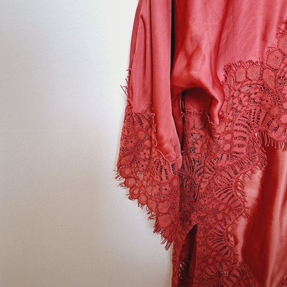 Anthropologie Moulinette Soeurs Coral Satin and Lace Bell Sleeve Blouse Medium - Picture 4 of 12